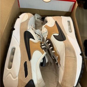 Nike Air Max 90 Futura Sneaker - Women's